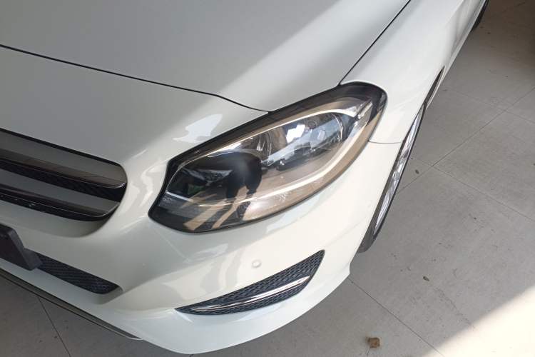 Used Mercedes-Benz B-Class 2015 B 200 Sport Edition Left Front Headlight