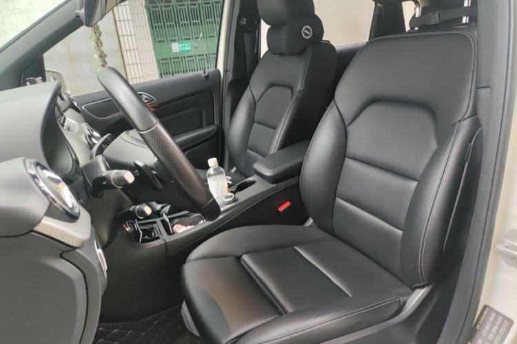 Used Mercedes-Benz B-Class 2015 B 200 Fashion Model Left Front Seat