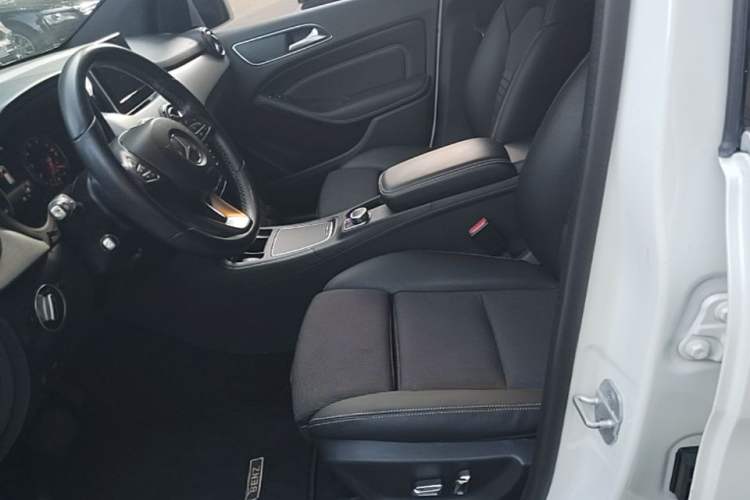 Used Mercedes-Benz B-Class 2015 B 200 Sport Edition Left Front Seat