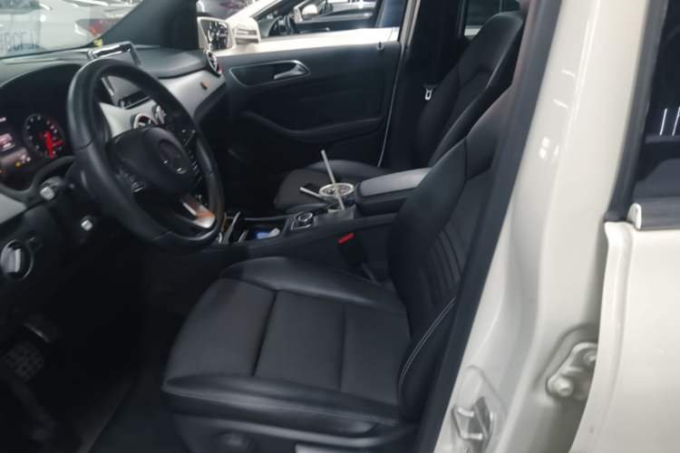 Used Mercedes-Benz B-Class 2015 B 200 Sport Edition Left Front Seat