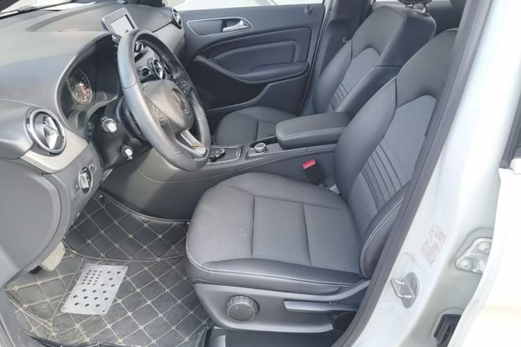 Used Mercedes-Benz B-Class 2015 B 200 Sport Edition Left Front Seat