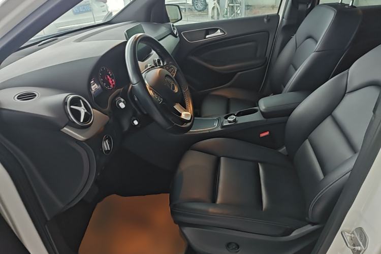 Used Mercedes-Benz B-Class 2015 B 200 Luxury Model Left Front Seat