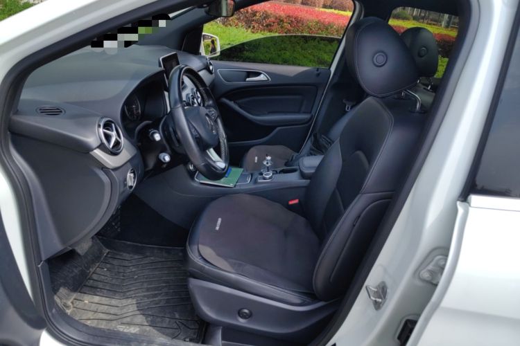 Used Mercedes-Benz B-Class 2015 B 200 Fashion Model Left Front Seat