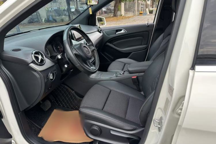 Used Mercedes-Benz B-Class 2015 B 200 Sport Edition Left Front Seat