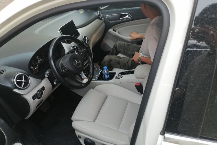 Used Mercedes-Benz B-Class 2015 B 200 Sport Edition Left Front Seat