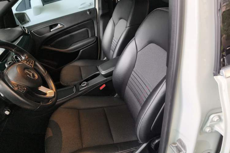 Used Mercedes-Benz B-Class 2015 B 200 Sport Edition Left Front Seat