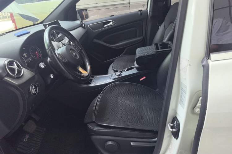 Used Mercedes-Benz B-Class 2015 B 200 Sport Edition Left Front Seat