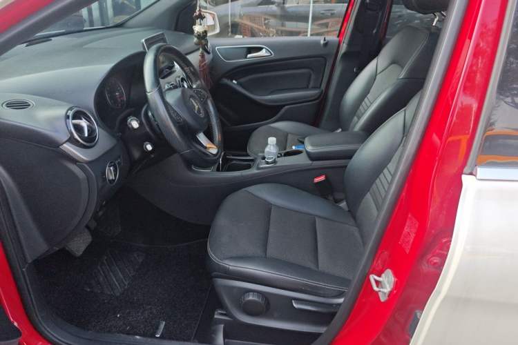 Used Mercedes-Benz B-Class 2015 B 200 Sport Edition Left Front Seat