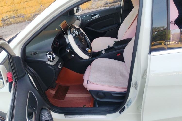 Used Mercedes-Benz B-Class 2015 B 200 Sport Edition Left Front Seat