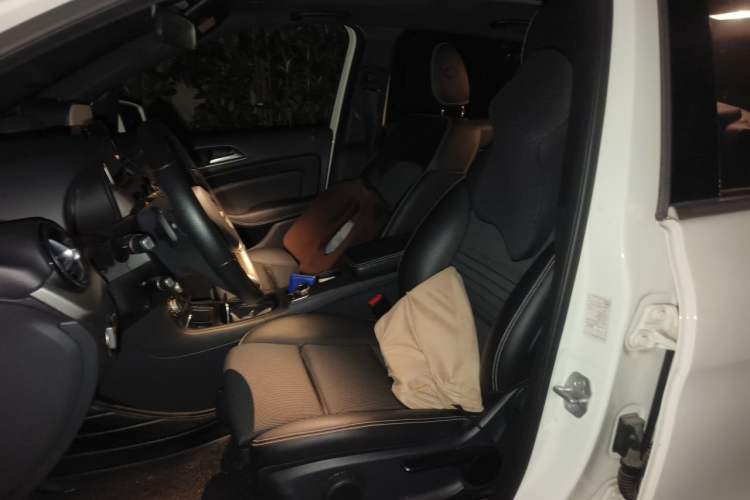 Used Mercedes-Benz B-Class 2015 B 200 Sport Edition Left Front Seat