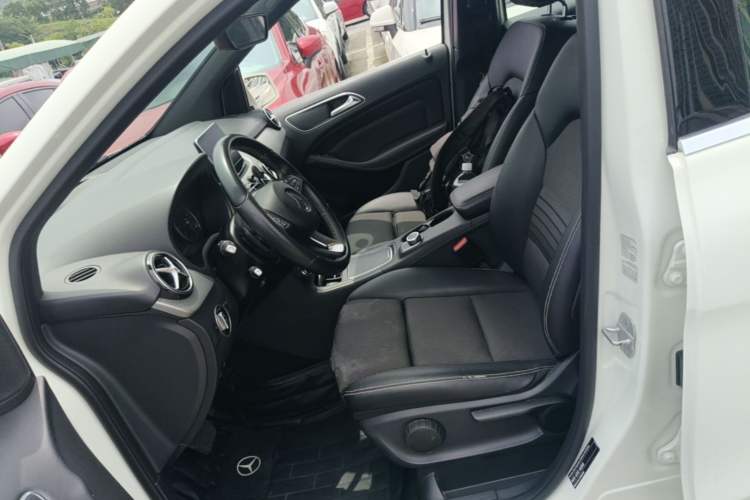 Used Mercedes-Benz B-Class 2015 B 200 Sport Edition Left Front Seat