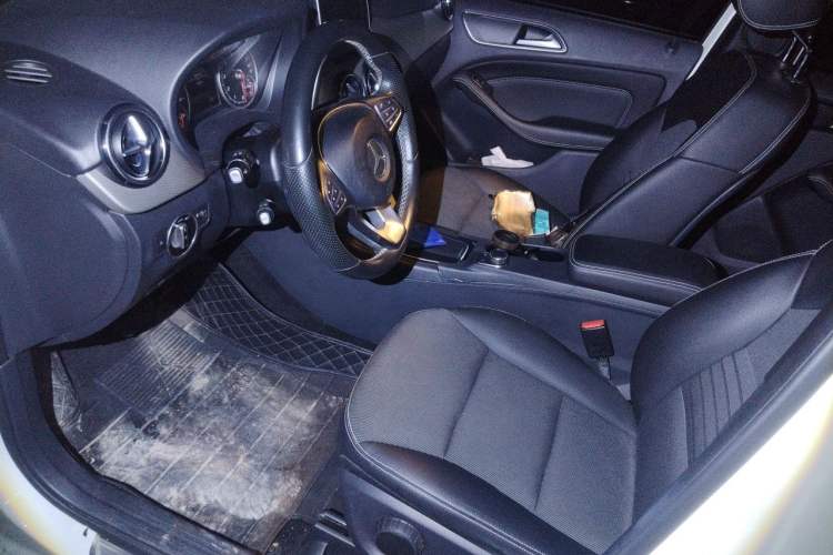Used Mercedes-Benz B-Class 2015 B 200 Sport Edition Left Front Seat
