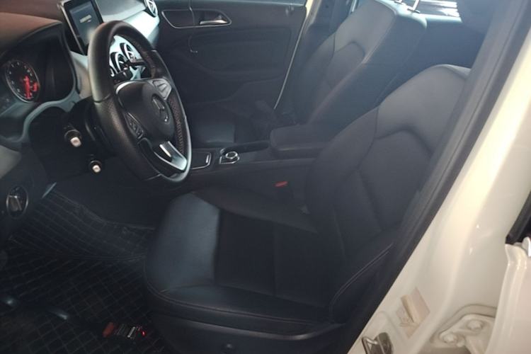 Used Mercedes-Benz B-Class 2015 B 200 Fashion Model Left Front Seat