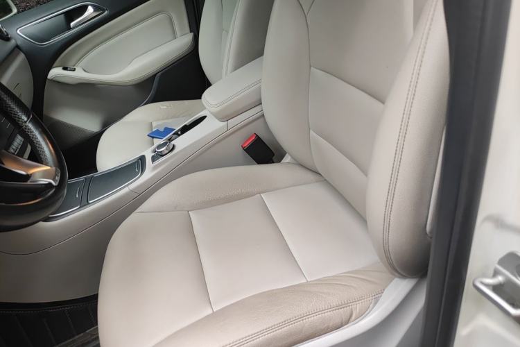 Used Mercedes-Benz B-Class 2015 B 200 Fashion Model Left Front Seat