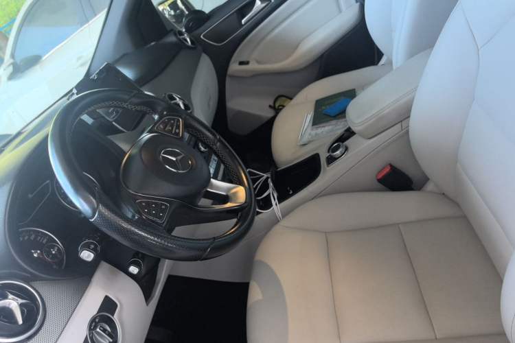 Used Mercedes-Benz B-Class 2015 B 200 Fashion Model Left Front Seat