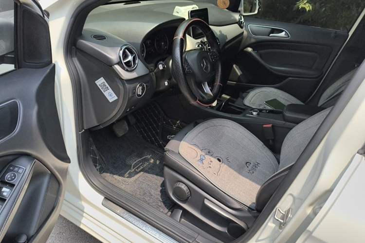Used Mercedes-Benz B-Class 2015 B 200 Sport Edition Left Front Seat