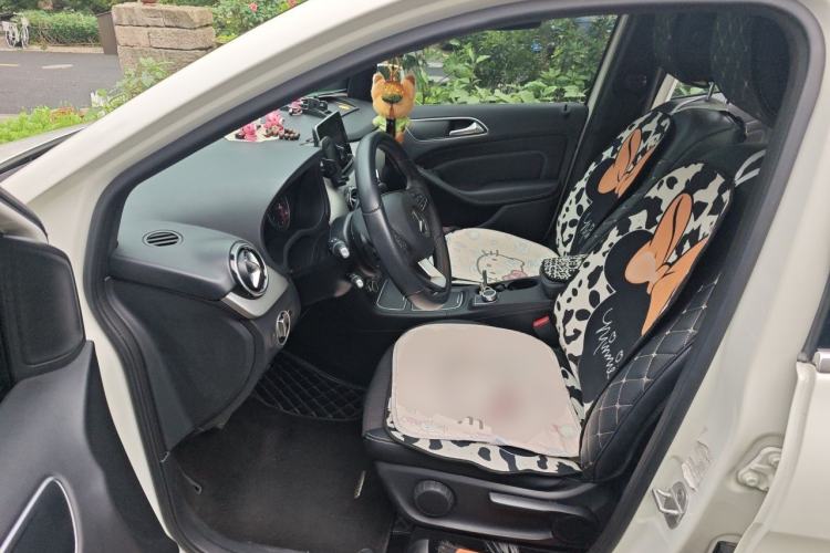 Used Mercedes-Benz B-Class 2015 B 200 Sport Edition Left Front Seat