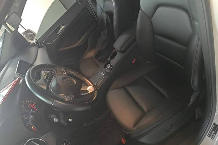 Used Mercedes-Benz B-Class 2015 B 200 Fashion Model Left Front Seat