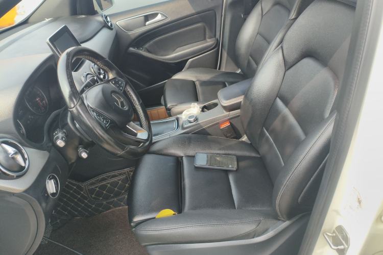Used Mercedes-Benz B-Class 2015 B 200 Fashion Model Left Front Seat