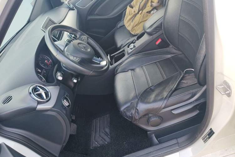 Used Mercedes-Benz B-Class 2015 B 200 Sport Edition Left Front Seat