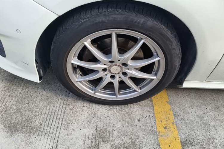 Used Mercedes-Benz B-Class 2015 B 200 Sport Edition Left Front Wheel Hub