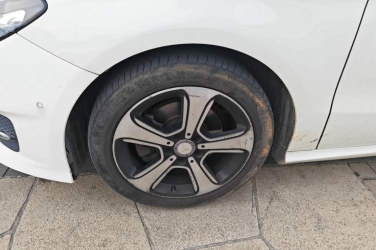 Used Mercedes-Benz B-Class 2015 B 200 Fashion Model Left Front Wheel Hub