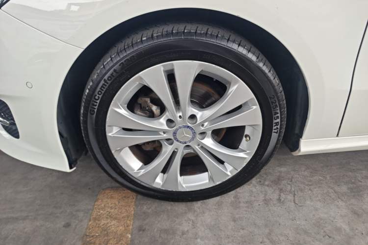 Used Mercedes-Benz B-Class 2015 B 200 Sport Edition Left Front Wheel Hub