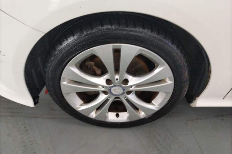 Used Mercedes-Benz B-Class 2015 B 200 Sport Edition Left Front Wheel Hub