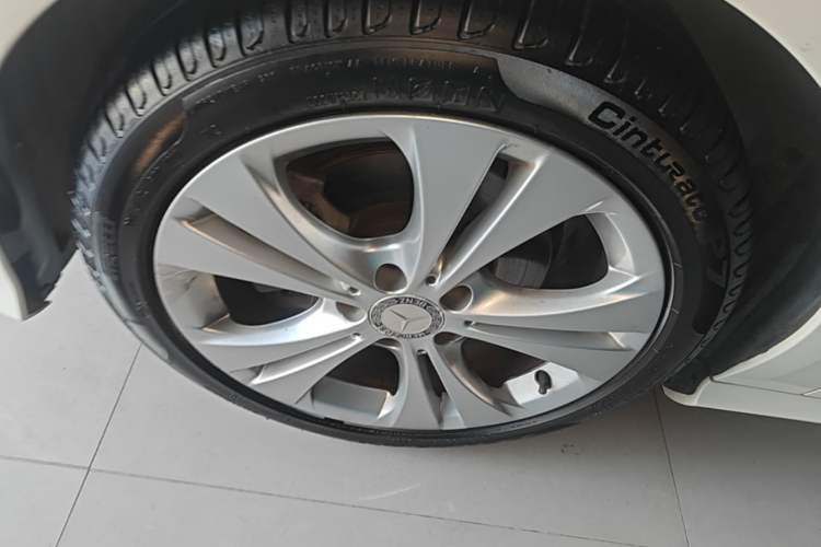 Used Mercedes-Benz B-Class 2015 B 200 Fashion Model Left Front Wheel Hub