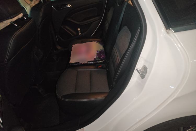 Used Mercedes-Benz B-Class 2015 B 200 Sport Edition Left Rear Seat