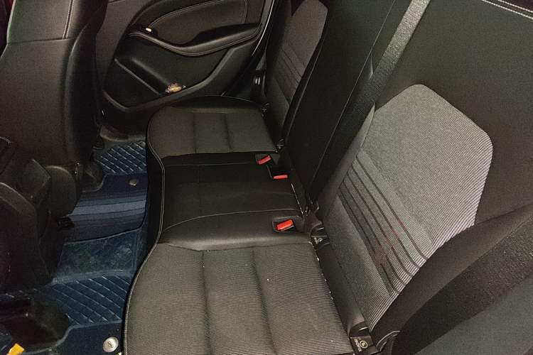 Used Mercedes-Benz B-Class 2015 B 200 Sport Edition Left Rear Seat