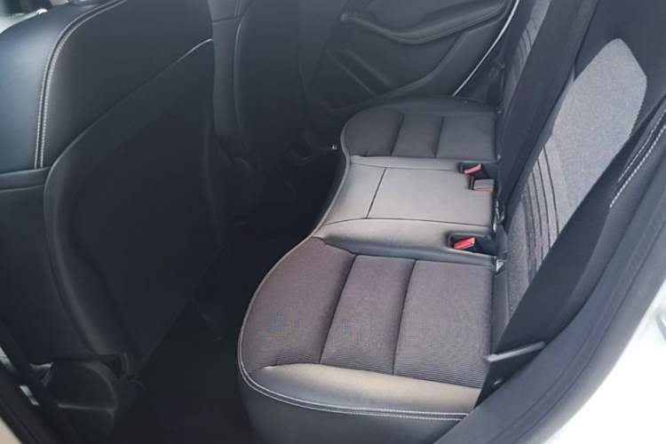 Used Mercedes-Benz B-Class 2015 B 200 Sport Edition Left Rear Seat