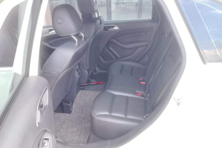 Used Mercedes-Benz B-Class 2015 B 200 Fashion Model Left Rear Seat