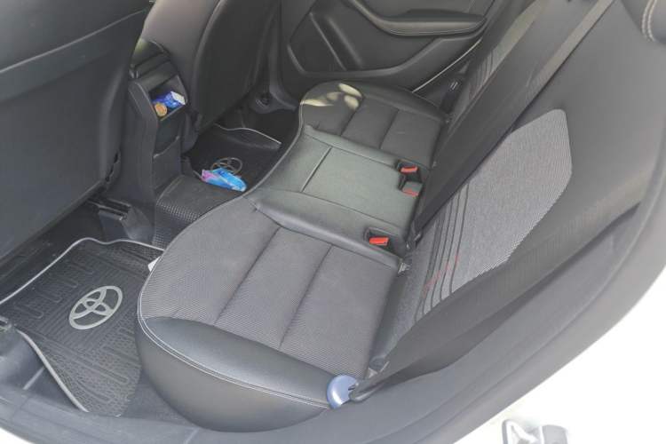 Used Mercedes-Benz B-Class 2015 B 200 Sport Edition Left Rear Seat
