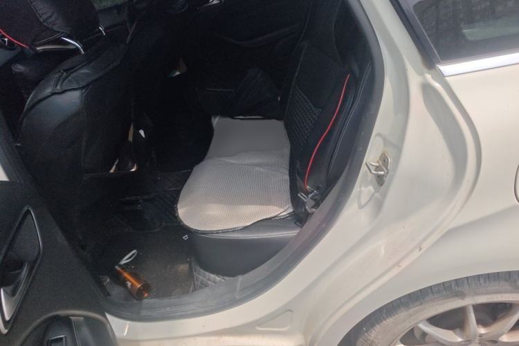 Used Mercedes-Benz B-Class 2015 B 200 Sport Edition Left Rear Seat
