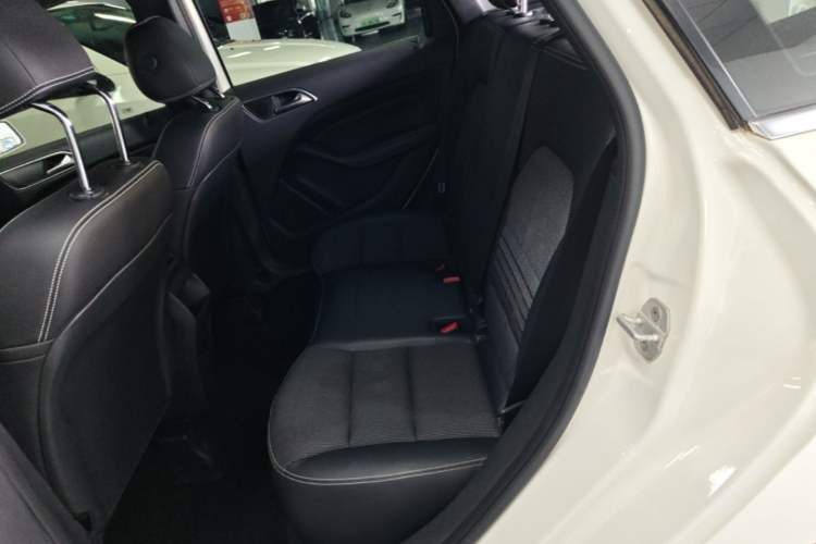 Used Mercedes-Benz B-Class 2015 B 200 Sport Edition Left Rear Seat