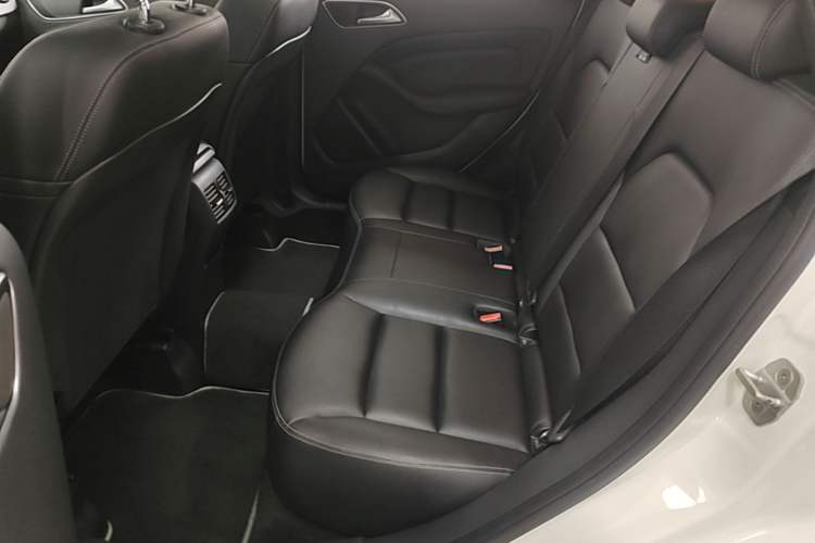 Used Mercedes-Benz B-Class 2015 B 200 Fashion Model Left Rear Seat