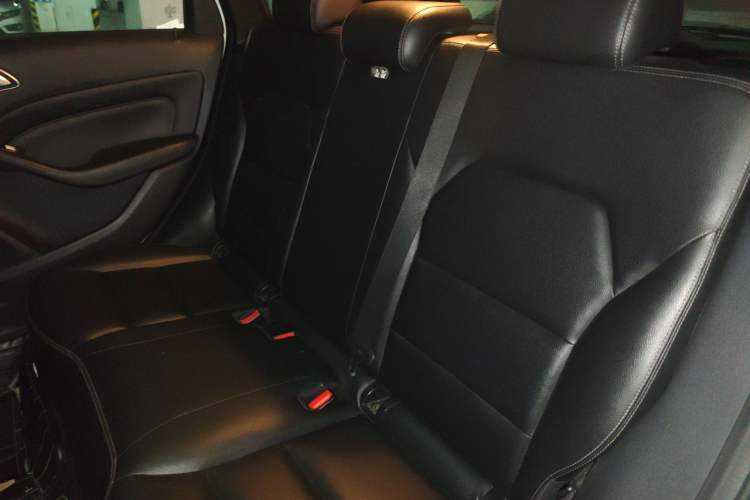 Used Mercedes-Benz B-Class 2015 B 200 Fashion Model Left Rear Seat
