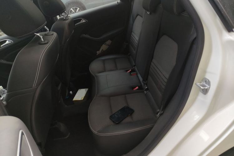 Used Mercedes-Benz B-Class 2015 B 200 Sport Edition Left Rear Seat