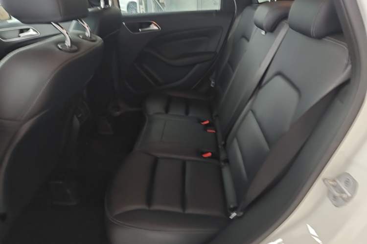 Used Mercedes-Benz B-Class 2015 B 200 Luxury Model Left Rear Seat