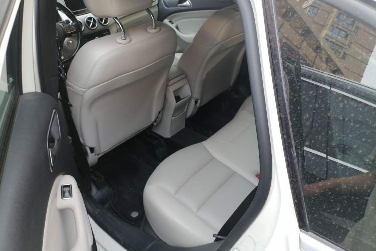 Used Mercedes-Benz B-Class 2015 B 200 Sport Edition Left Rear Seat