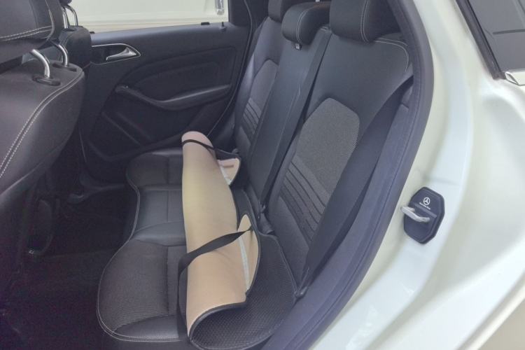 Used Mercedes-Benz B-Class 2015 B 200 Sport Edition Left Rear Seat