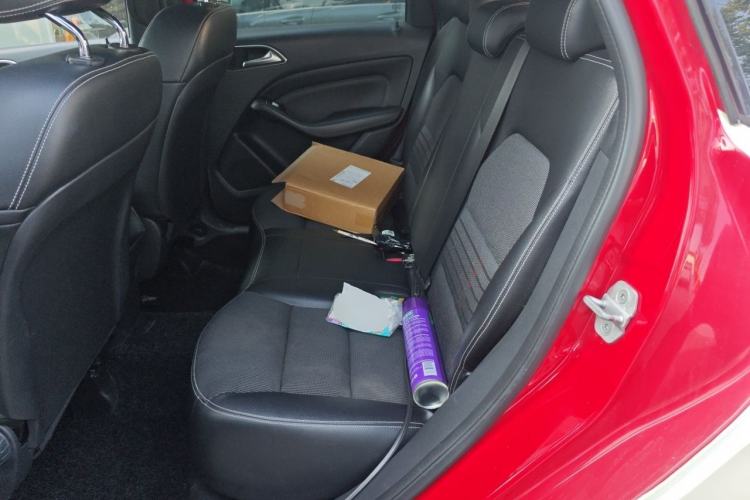 Used Mercedes-Benz B-Class 2015 B 200 Sport Edition Left Rear Seat