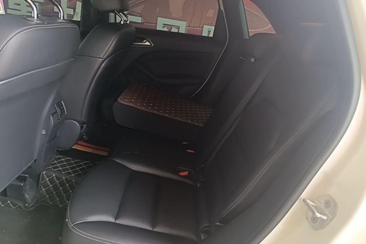 Used Mercedes-Benz B-Class 2015 B 200 Fashion Model Left Rear Seat