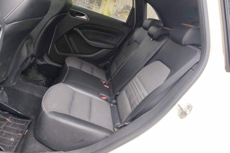 Used Mercedes-Benz B-Class 2015 B 200 Sport Edition Left Rear Seat