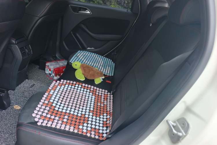 Used Mercedes-Benz B-Class 2015 B 260 Sport Edition Left Rear Seat