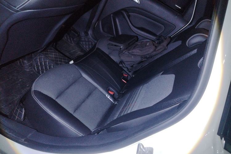 Used Mercedes-Benz B-Class 2015 B 200 Sport Edition Left Rear Seat