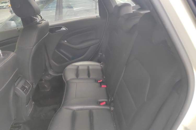 Used Mercedes-Benz B-Class 2015 B 200 Luxury Model Left Rear Seat