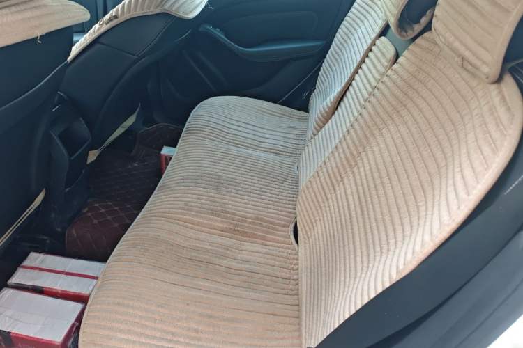 Used Mercedes-Benz B-Class 2015 B 200 Sport Edition Left Rear Seat