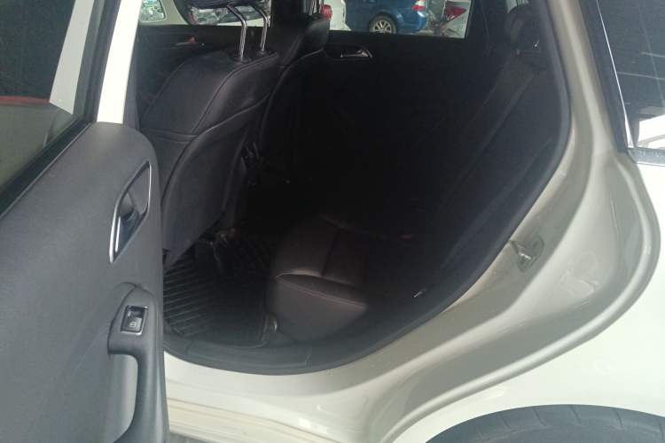 Used Mercedes-Benz B-Class 2015 B 200 Fashion Model Left Rear Seat